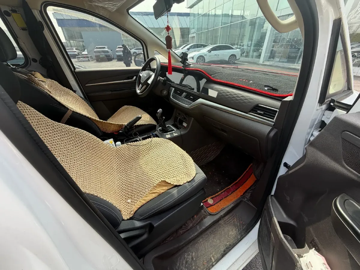 2024 BAW RuiSheng Trump M7 1.6L 124HP L4 5MT,autocango,china used car exporter,china ev exporter,chinese used car exporter,chinese used ev exporter