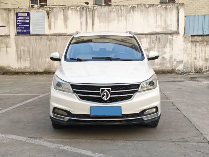 2019 BaoJun 730 1.5T 150HP L4 6MT,autocango,china used car exporter,china ev exporter,chinese used car exporter,chinese used ev exporter