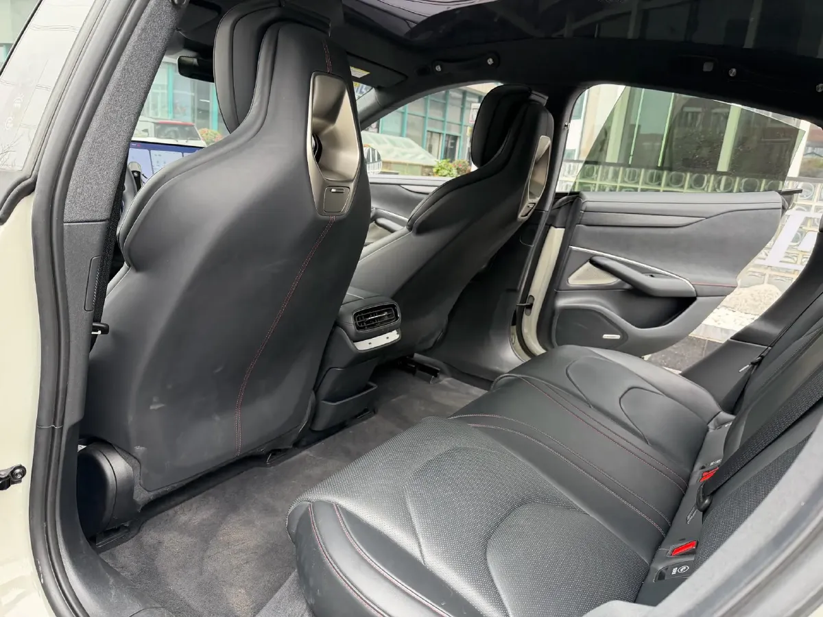 2024 MI SU7 BEV 73.6KWH,autocango,china used car exporter,china ev exporter,chinese used car exporter,chinese used ev exporter