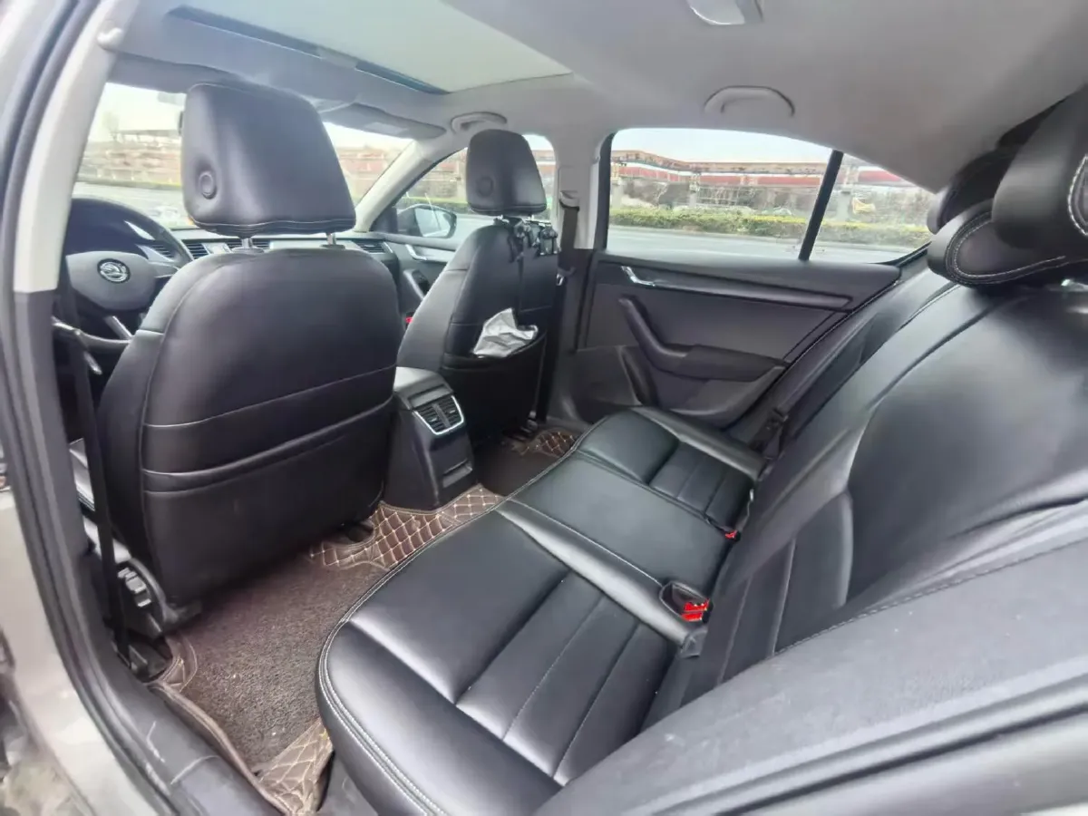 2017 Skoda Octavia 1.6L 110HP L4 5MT,autocango,china used car exporter,china ev exporter,chinese used car exporter,chinese used ev exporter