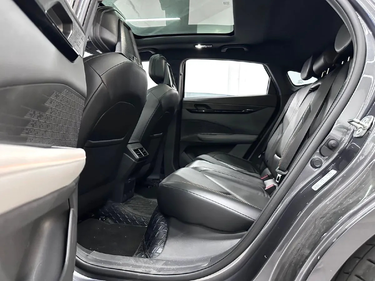 2022 ChangAn UNI-V 1.5T 188HP L4 7DCT,autocango,china used car exporter,china ev exporter,chinese used car exporter,chinese used ev exporter