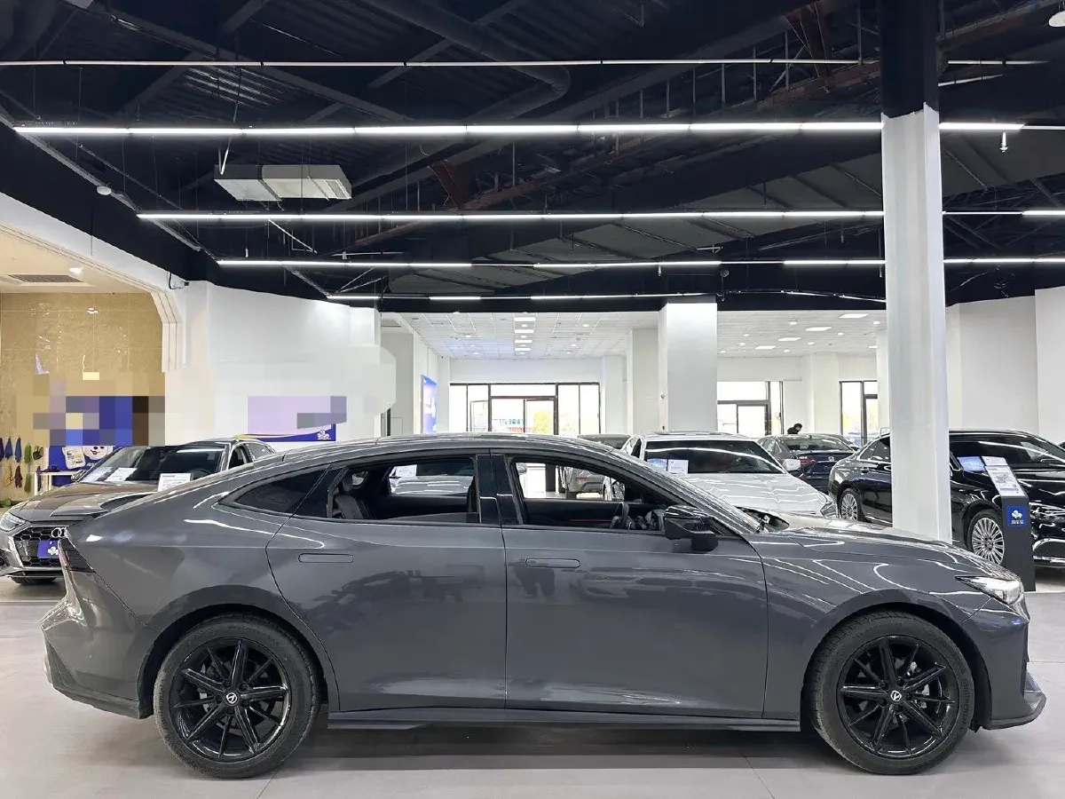 2022 ChangAn UNI-V 1.5T 188HP L4 7DCT,autocango,china used car exporter,china ev exporter,chinese used car exporter,chinese used ev exporter