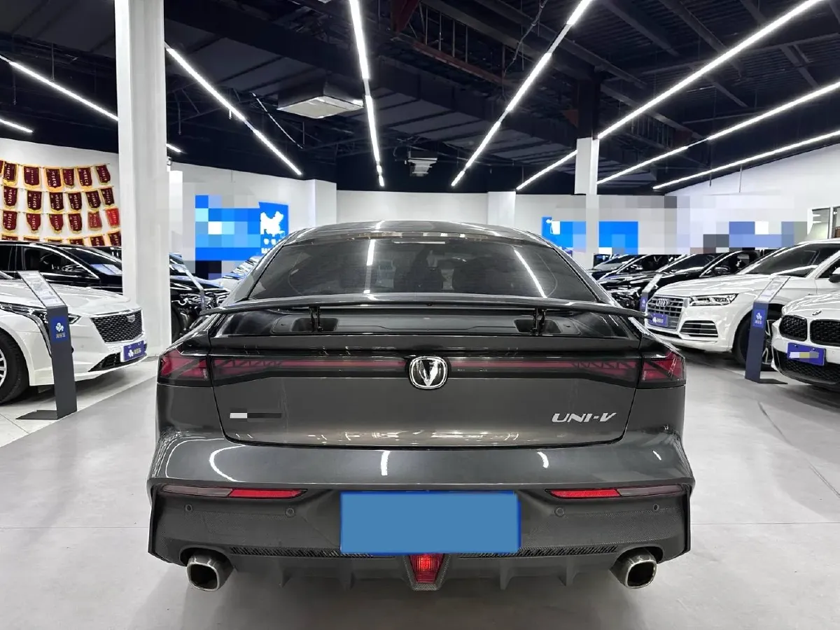 2022 ChangAn UNI-V 1.5T 188HP L4 7DCT,autocango,china used car exporter,china ev exporter,chinese used car exporter,chinese used ev exporter