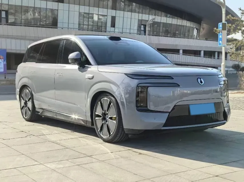 2025 Denza DenzaN8L 2.0T 207HP L4 E-CVT PHEV,autocango,china used car exporter,china ev exporter,chinese used car exporter,chinese used ev exporter