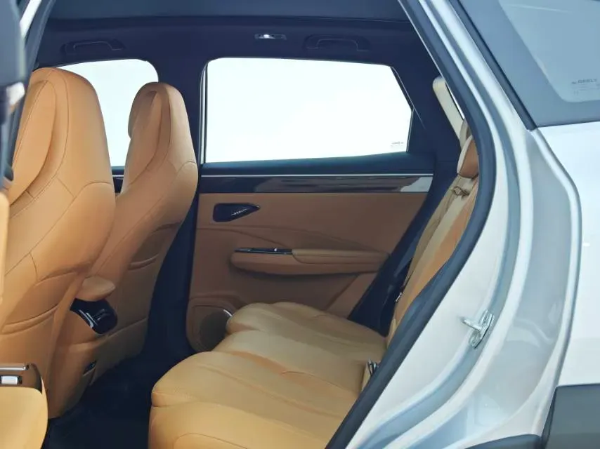 2025 Geely Galaxy L7 1.5L 112HP L4 1DHT PHEV 18.4KWH,autocango,china used car exporter,china ev exporter,chinese used car exporter,chinese used ev exporter