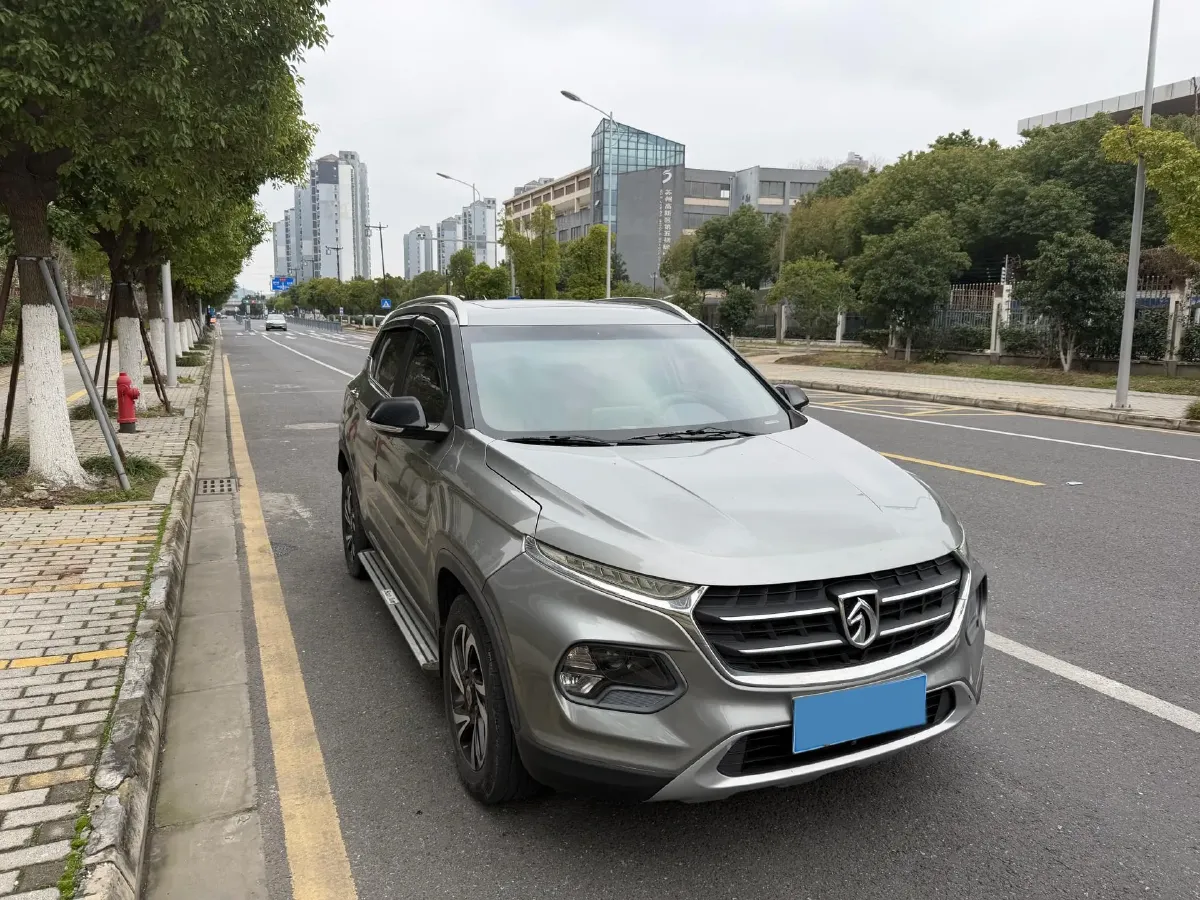 2017 HaiMa S5 Young Edition 1.6L 122HP L4 5MT,autocango,china used car exporter,china ev exporter,chinese used car exporter,chinese used ev exporter