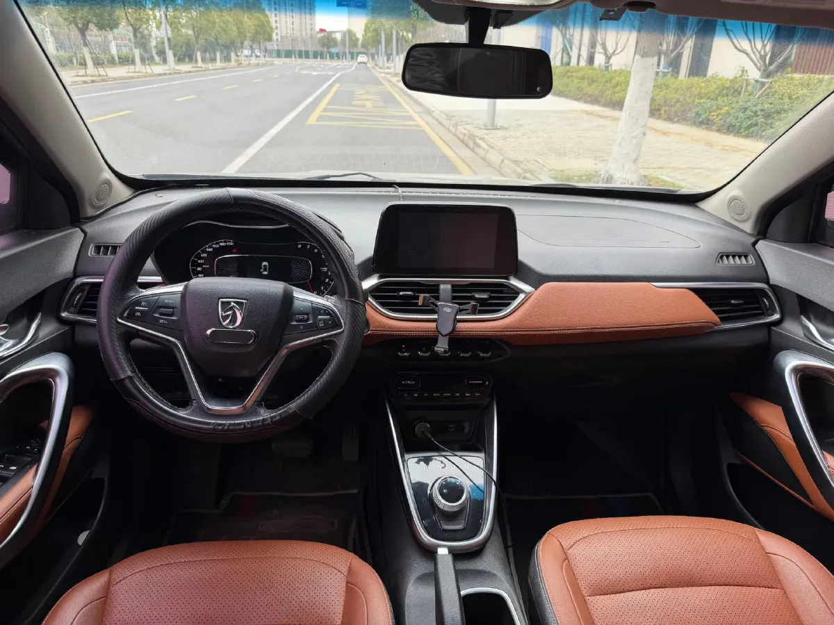 2017 HaiMa S5 Young Edition 1.6L 122HP L4 5MT,autocango,china used car exporter,china ev exporter,chinese used car exporter,chinese used ev exporter