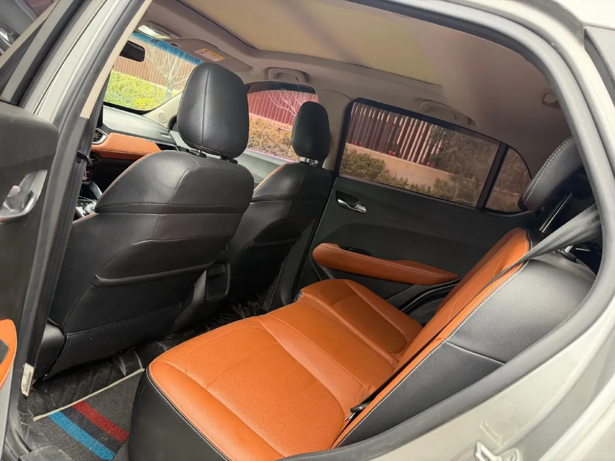 2017 HaiMa S5 Young Edition 1.6L 122HP L4 5MT,autocango,china used car exporter,china ev exporter,chinese used car exporter,chinese used ev exporter