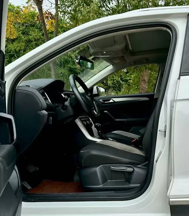 2020 Volkswagen T-Roc 1.4T 150HP L4 7DCT,autocango,china used car exporter,china ev exporter,chinese used car exporter,chinese used ev exporter