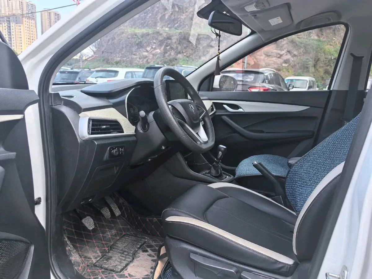 2019 BaoJun 360 1.5L 99HP L4 6MT,autocango,china used car exporter,china ev exporter,chinese used car exporter,chinese used ev exporter