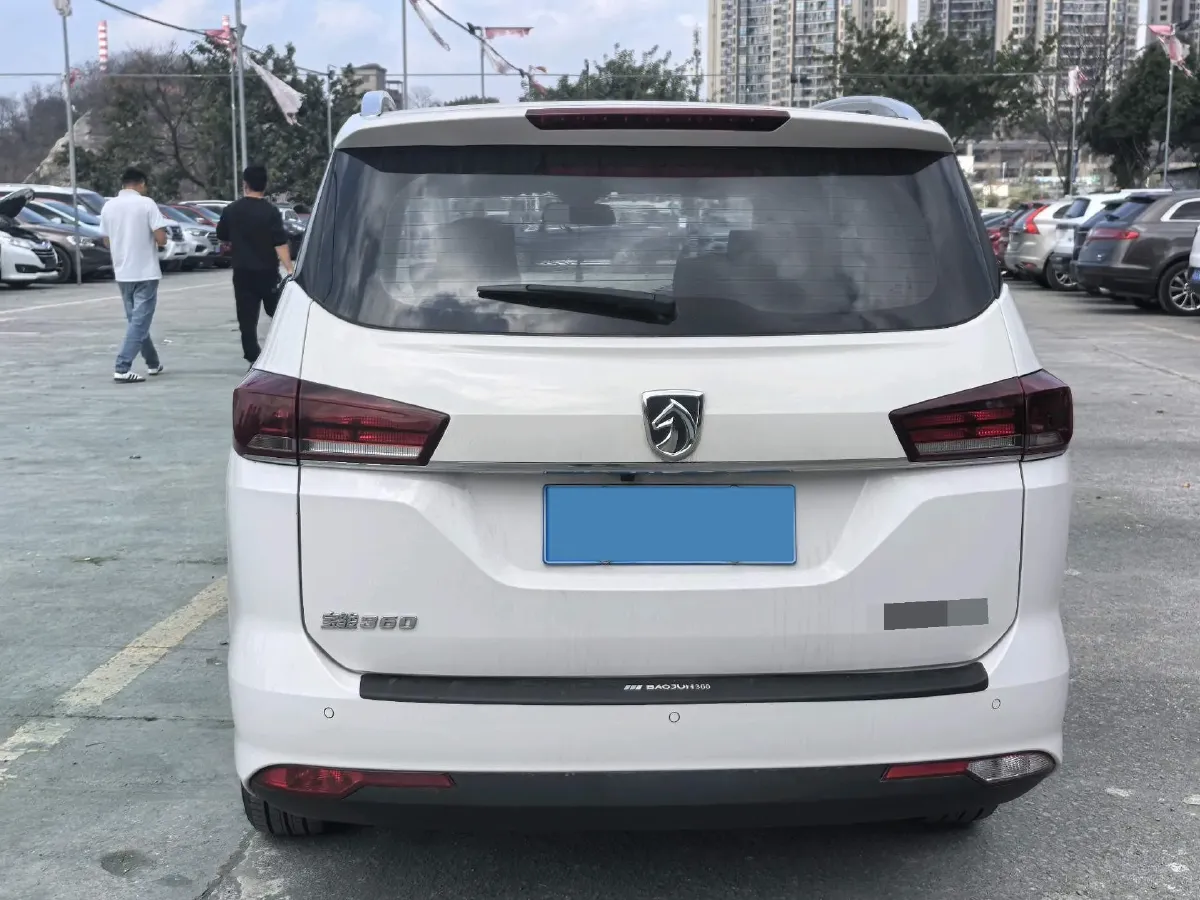 2019 BaoJun 360 1.5L 99HP L4 6MT,autocango,china used car exporter,china ev exporter,chinese used car exporter,chinese used ev exporter