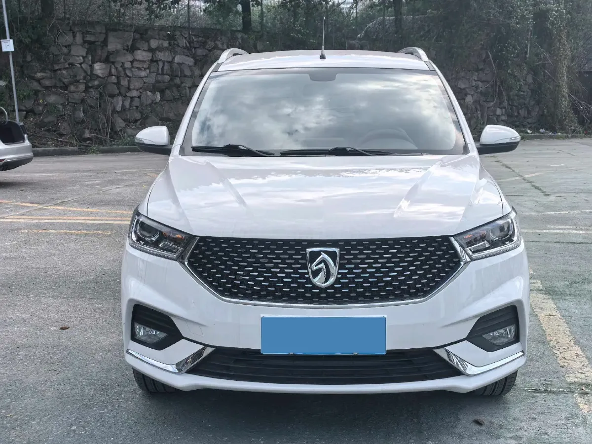2019 BaoJun 360 1.5L 99HP L4 6MT,autocango,china used car exporter,china ev exporter,chinese used car exporter,chinese used ev exporter