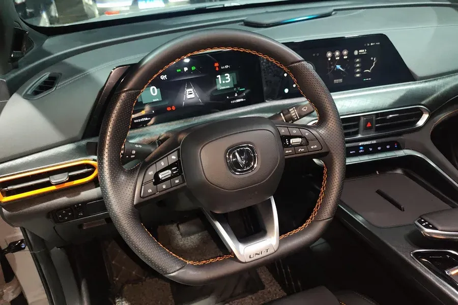 2022 ChangAn UNI-T 1.5T 188HP L4 7DCT,autocango,china used car exporter,china ev exporter,chinese used car exporter,chinese used ev exporter