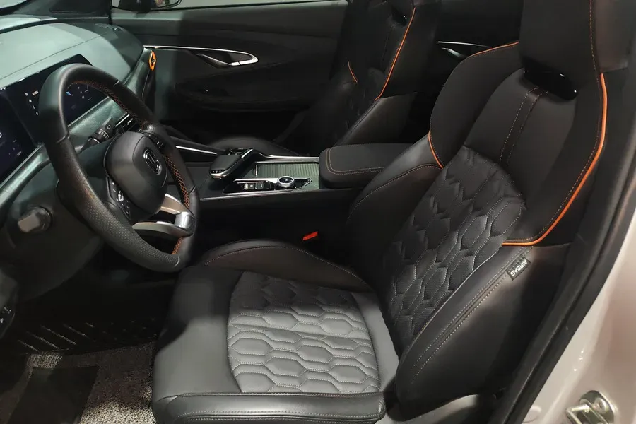 2022 ChangAn UNI-T 1.5T 188HP L4 7DCT,autocango,china used car exporter,china ev exporter,chinese used car exporter,chinese used ev exporter