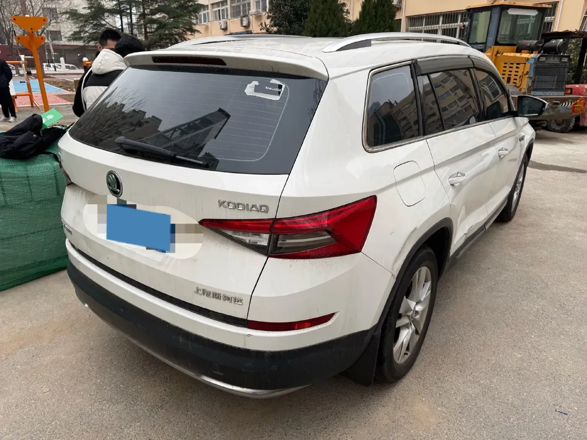 2017 Skoda Kodiak 1.8T 180HP L4 7DCT,autocango,china used car exporter,china ev exporter,chinese used car exporter,chinese used ev exporter