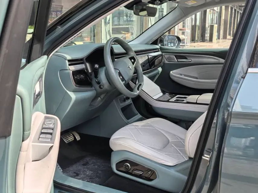 2023 ARCFOX αT BEV 94.5KWH,autocango,china used car exporter,china ev exporter,chinese used car exporter,chinese used ev exporter