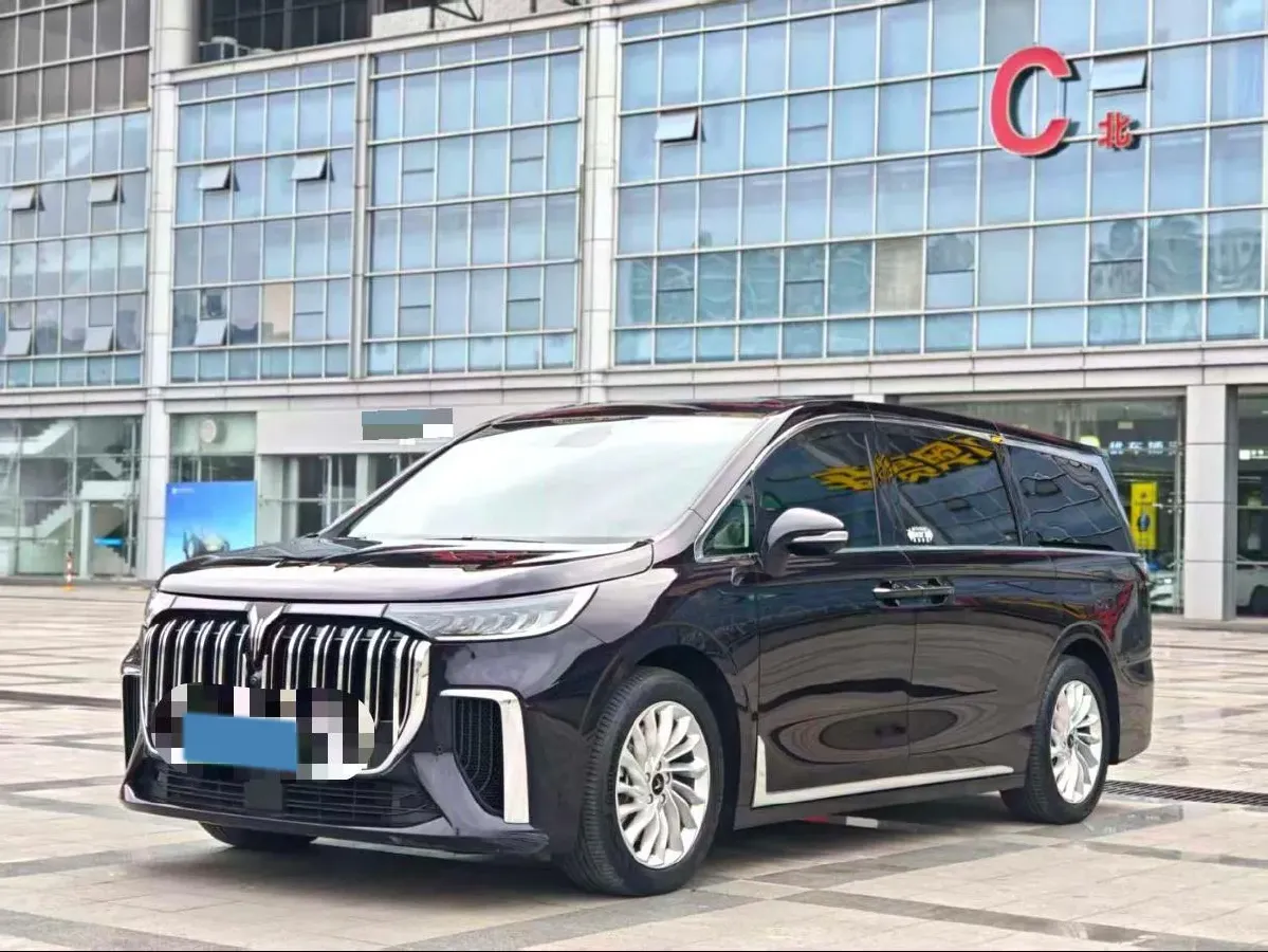 2024 Voyah Dream 1.5T 150HP L4 PHEV 43KWH,autocango,china used car exporter,china ev exporter,chinese used car exporter,chinese used ev exporter