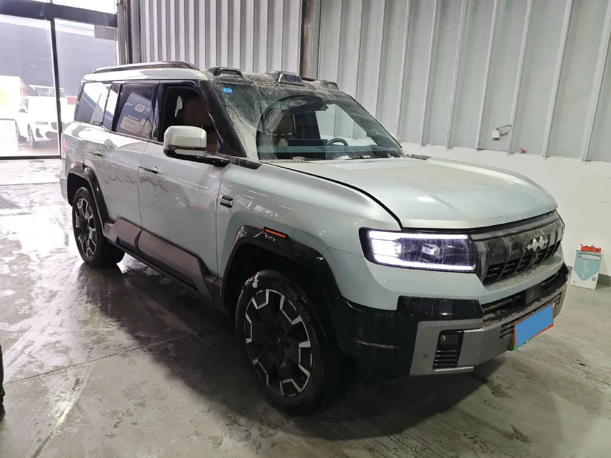 2025 FangChengBao Bao 8 2.0T 245HP L4 E-CVT PHEV 36.8KWH,autocango,china used car exporter,china ev exporter,chinese used car exporter,chinese used ev exporter
