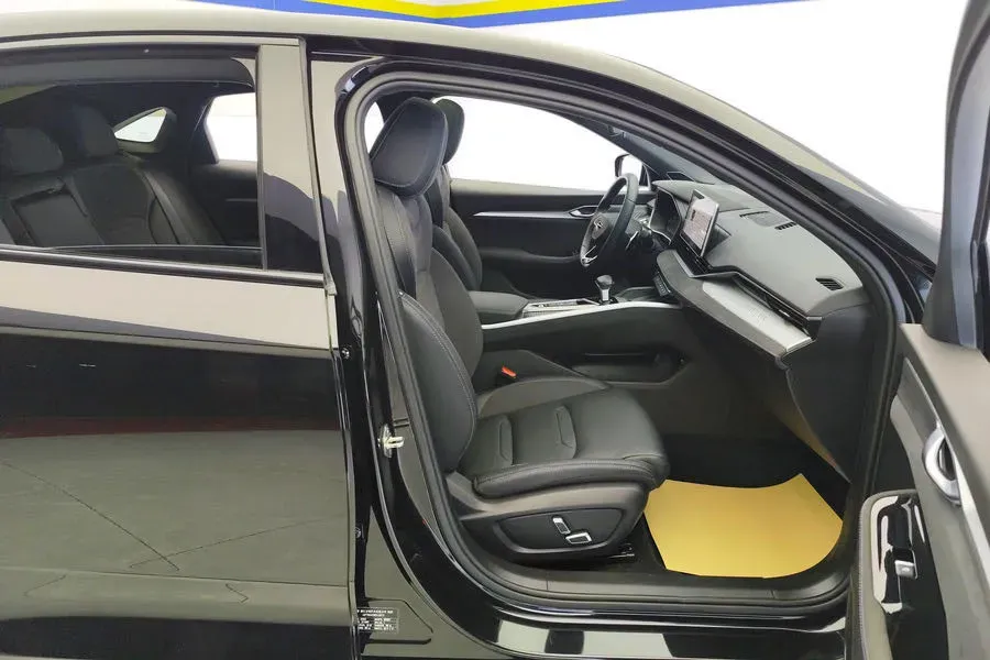 2024 Geely Preface 2.0T 190HP L4 7DCT,autocango,china used car exporter,china ev exporter,chinese used car exporter,chinese used ev exporter