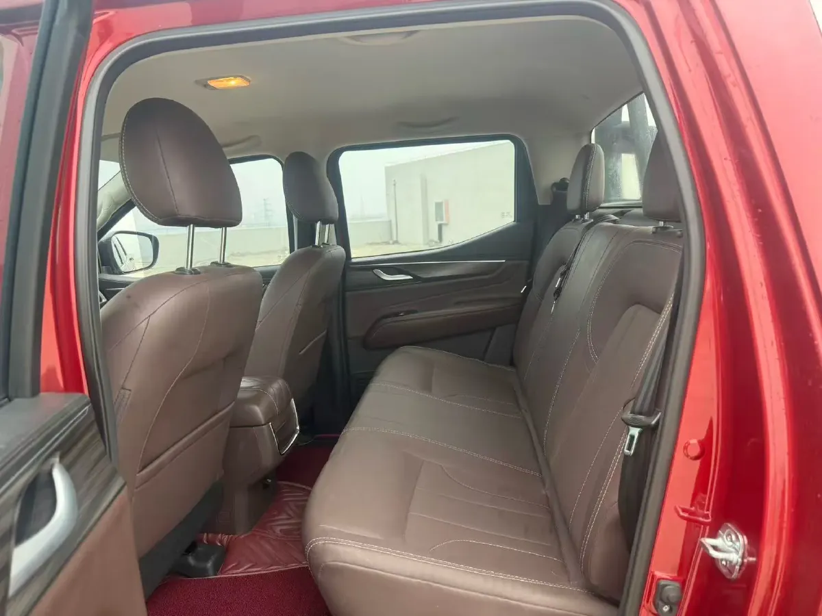 2022 Dongfeng RuiQi 7 2.0T 228HP L4 8AT,autocango,china used car exporter,china ev exporter,chinese used car exporter,chinese used ev exporter