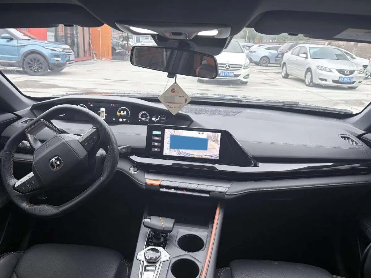 2022 ChangAn UNI-V 1.5T 188HP L4 7DCT,autocango,china used car exporter,china ev exporter,chinese used car exporter,chinese used ev exporter