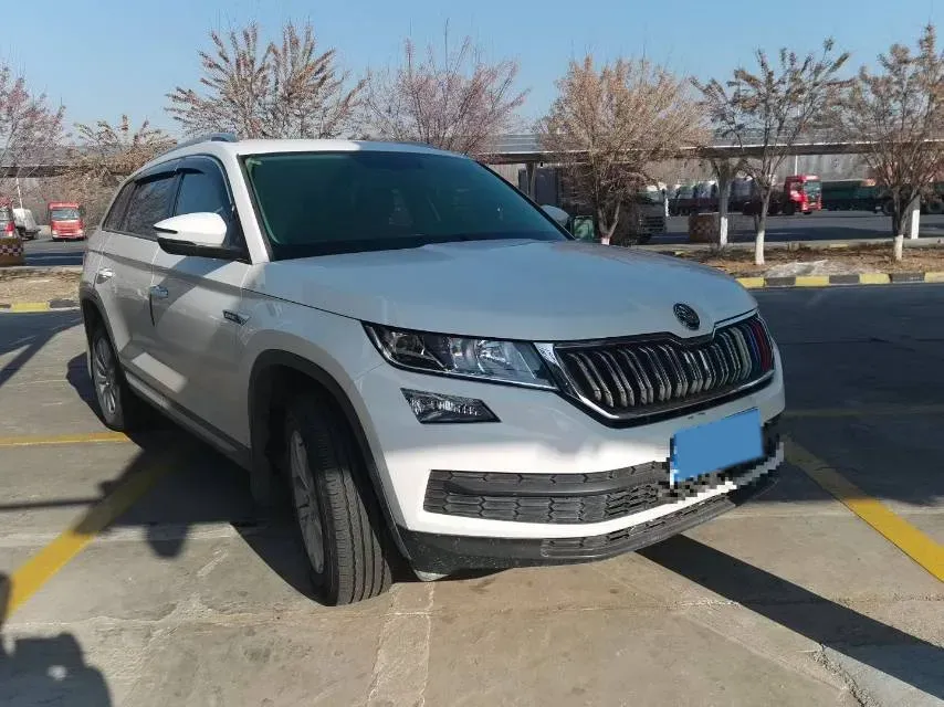 2018 Skoda Kodiak 2.0T 186HP L4 7DCT,autocango,china used car exporter,china ev exporter,chinese used car exporter,chinese used ev exporter