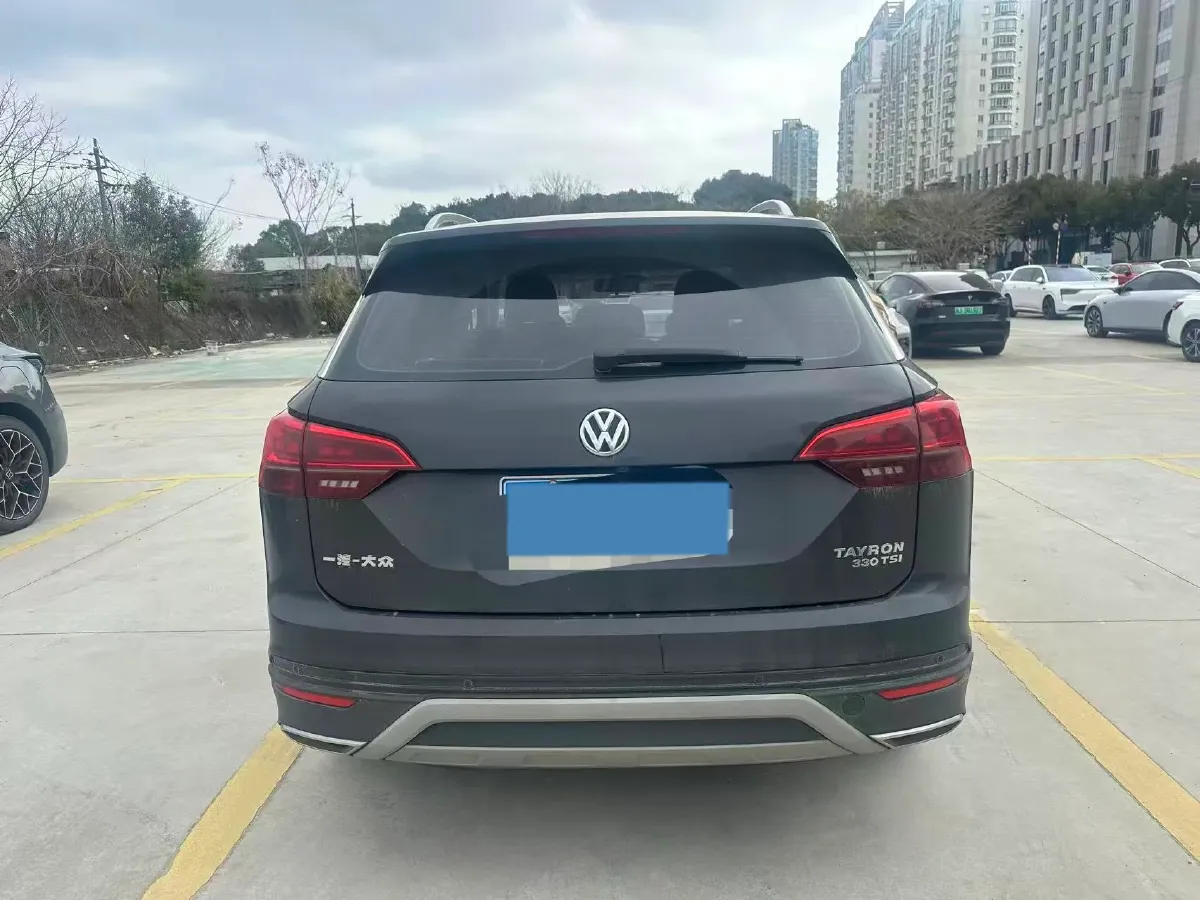 2019 Jeep Cherokee 2.0T 234HP L4 9AT,autocango,china used car exporter,china ev exporter,chinese used car exporter,chinese used ev exporter