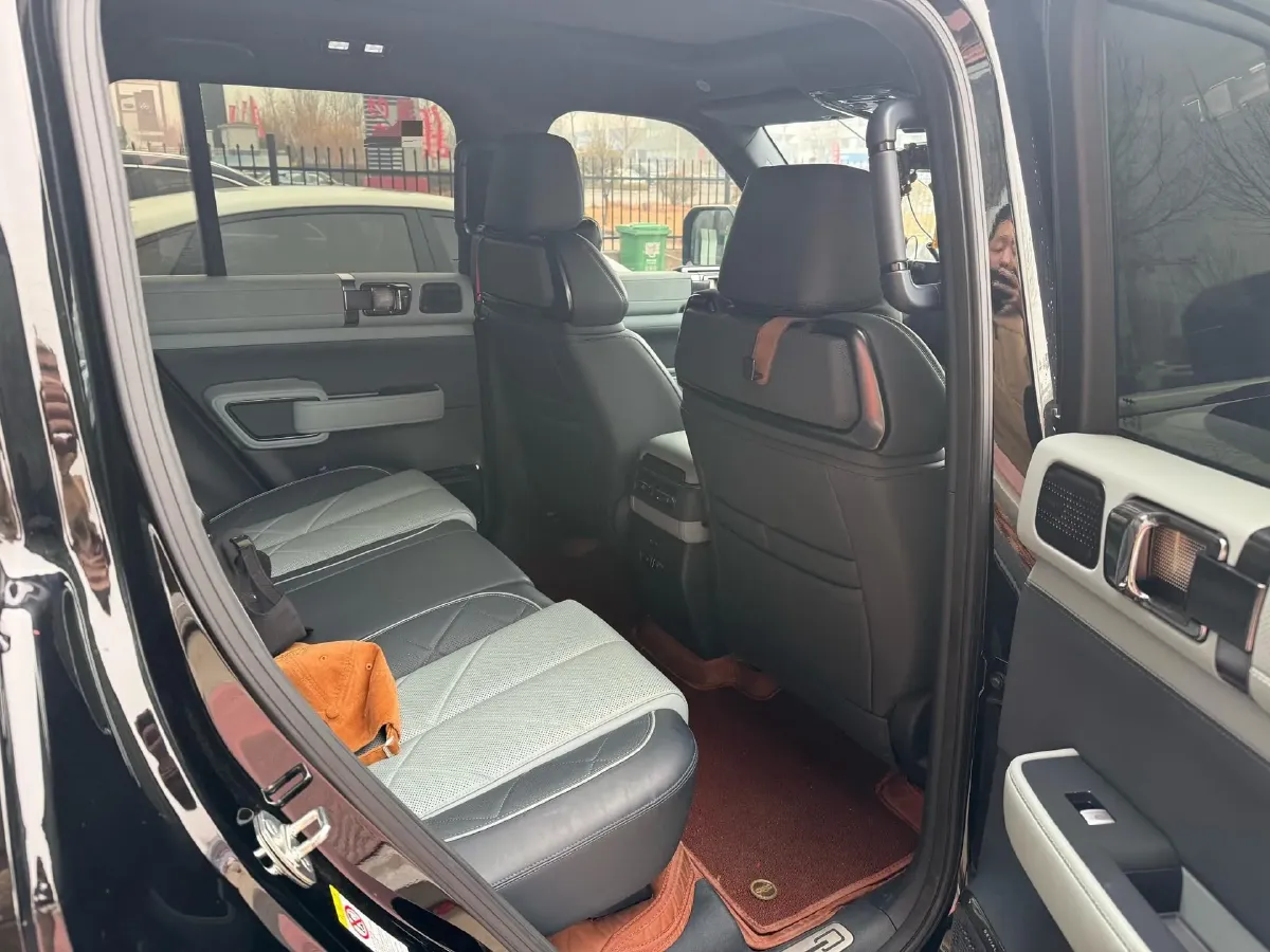 2023 FangChengBao Bao 5 1.5T 194HP L4 E-CVT PHEV 31.8KWH,autocango,china used car exporter,china ev exporter,chinese used car exporter,chinese used ev exporter