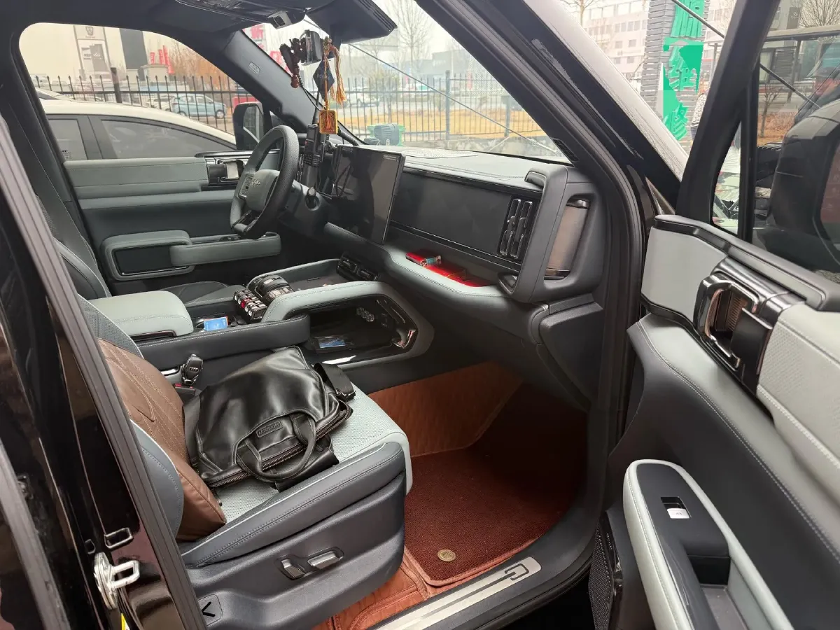 2023 FangChengBao Bao 5 1.5T 194HP L4 E-CVT PHEV 31.8KWH,autocango,china used car exporter,china ev exporter,chinese used car exporter,chinese used ev exporter