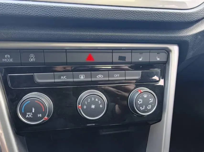 2022 Volkswagen T-Roc 1.4T 150HP L4 7DCT,autocango,china used car exporter,china ev exporter,chinese used car exporter,chinese used ev exporter