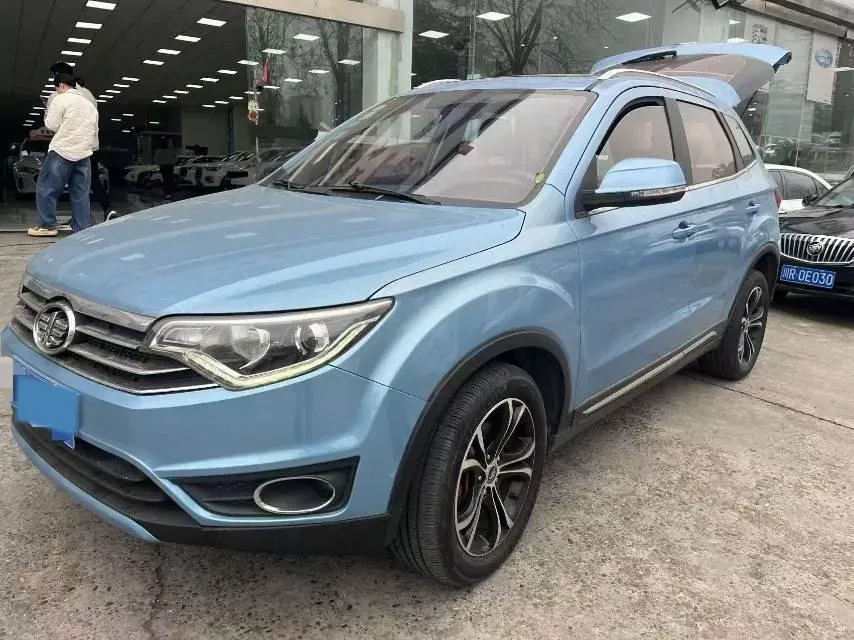 2017 FAW Senia R7 1.6L 116HP L4 6AT,autocango,china used car exporter,china ev exporter,chinese used car exporter,chinese used ev exporter