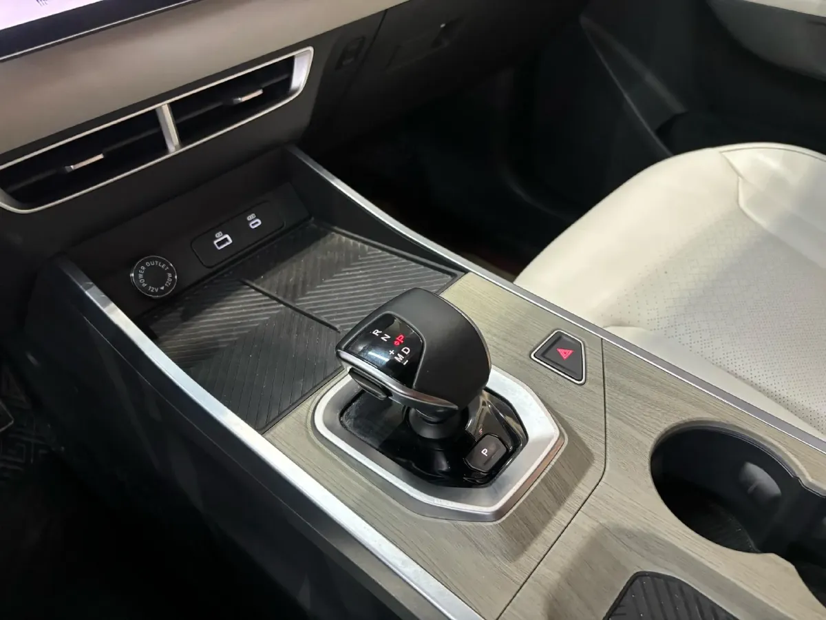 2024 Jetour DASHING 1.5T 156HP L4 6DCT,autocango,china used car exporter,china ev exporter,chinese used car exporter,chinese used ev exporter