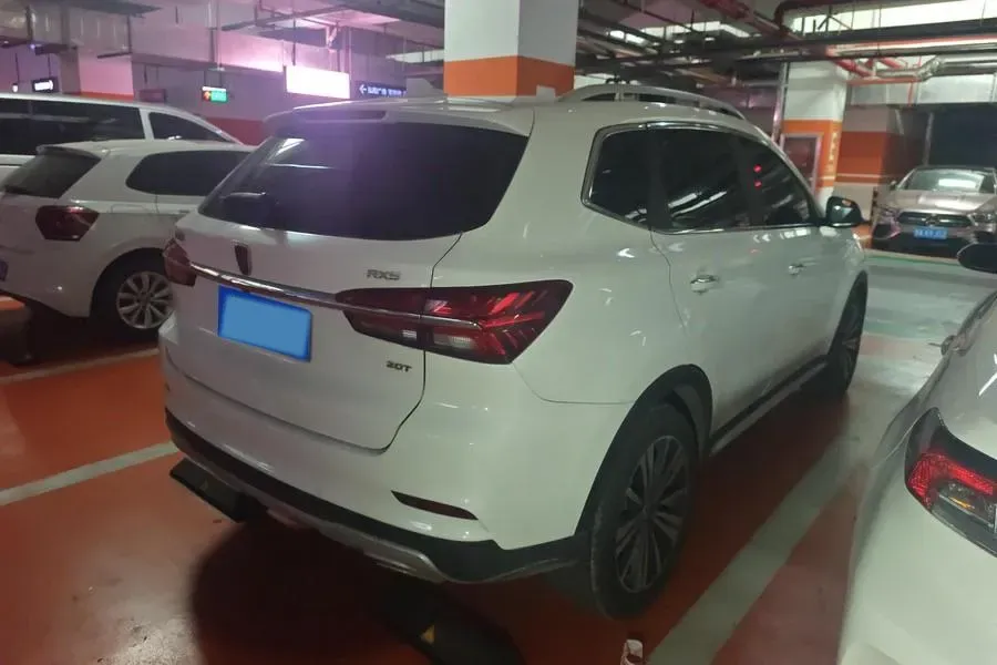 2020 Roewe i6 1.5T 169HP L4 7DCT,autocango,china used car exporter,china ev exporter,chinese used car exporter,chinese used ev exporter