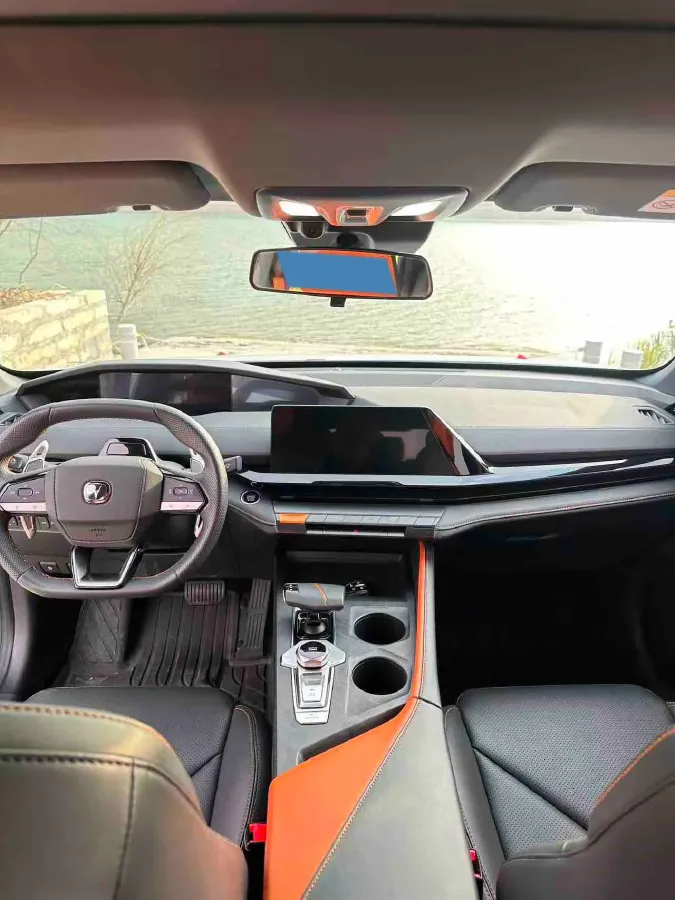 2022 ChangAn UNI-V 1.5T 188HP L4 7DCT,autocango,china used car exporter,china ev exporter,chinese used car exporter,chinese used ev exporter