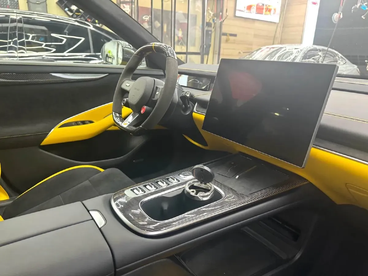 2025 MI SU7 Ultra BEV 93.7KWH,autocango,china used car exporter,china ev exporter,chinese used car exporter,chinese used ev exporter