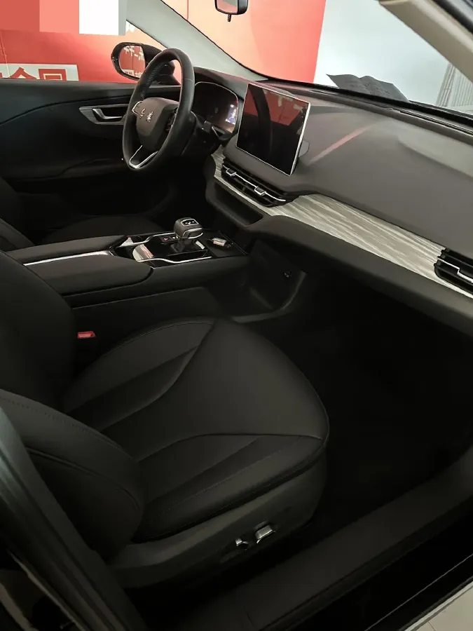 2024 HongQi E-QM5 BEV 72KWH,autocango,china used car exporter,china ev exporter,chinese used car exporter,chinese used ev exporter