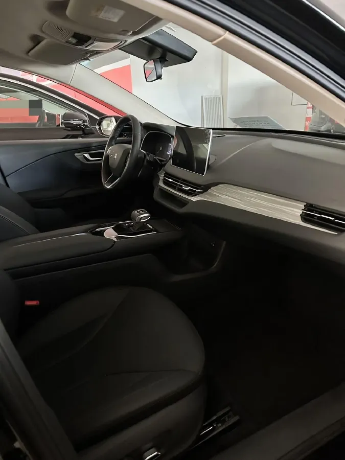 2024 HongQi E-QM5 BEV 72KWH,autocango,china used car exporter,china ev exporter,chinese used car exporter,chinese used ev exporter