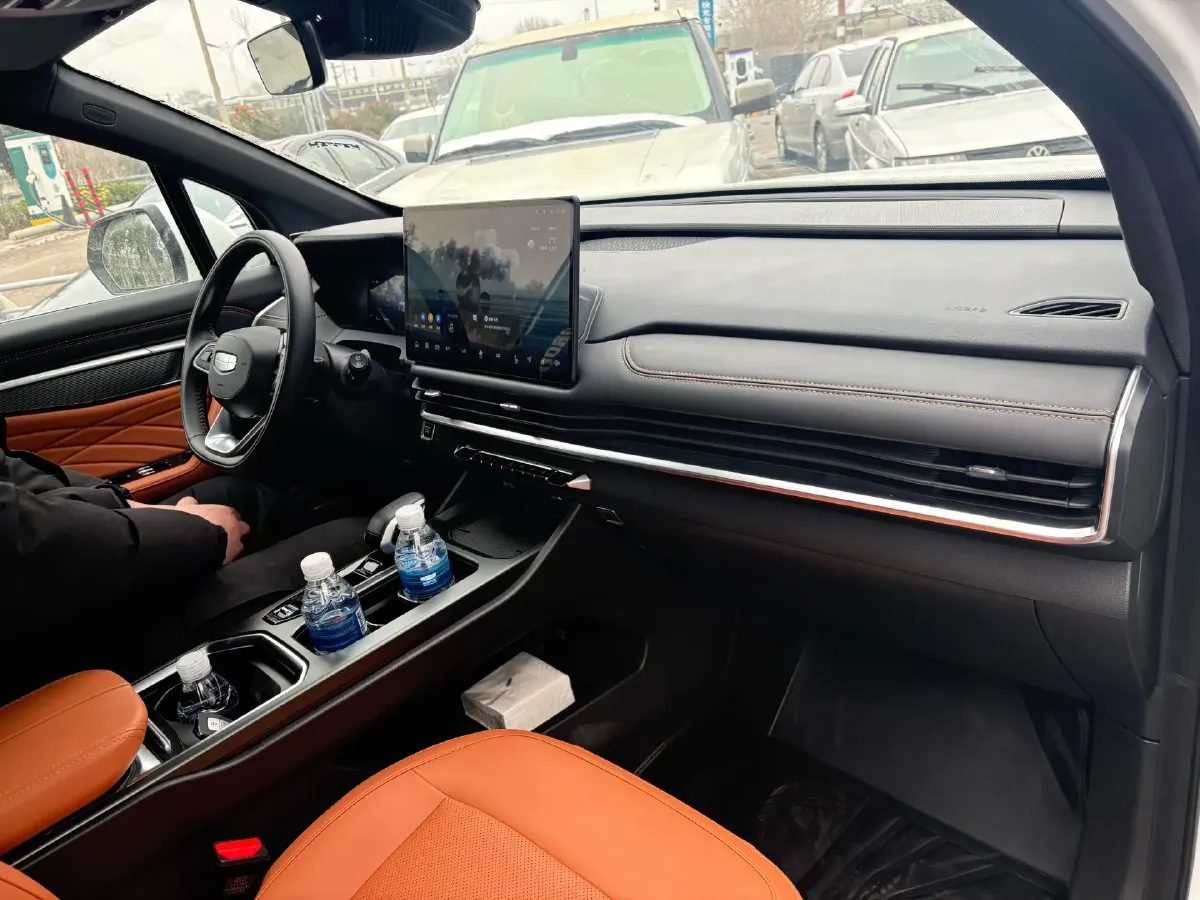 2024 Geely Okavango L 2.0T 218HP L4 7DCT,autocango,china used car exporter,china ev exporter,chinese used car exporter,chinese used ev exporter