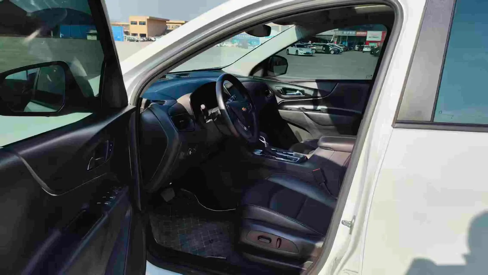 2022 Chevrolet Equinox 1.5T 169HP L4 6AT,autocango,china used car exporter,china ev exporter,chinese used car exporter,chinese used ev exporter