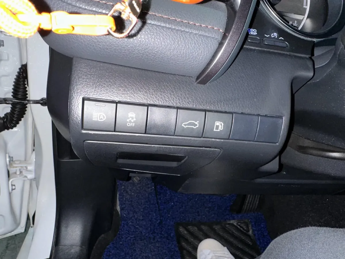 2018 Toyota Camry 2.5L 178HP L4 E-CVT Hybrid,autocango,china used car exporter,china ev exporter,chinese used car exporter,chinese used ev exporter