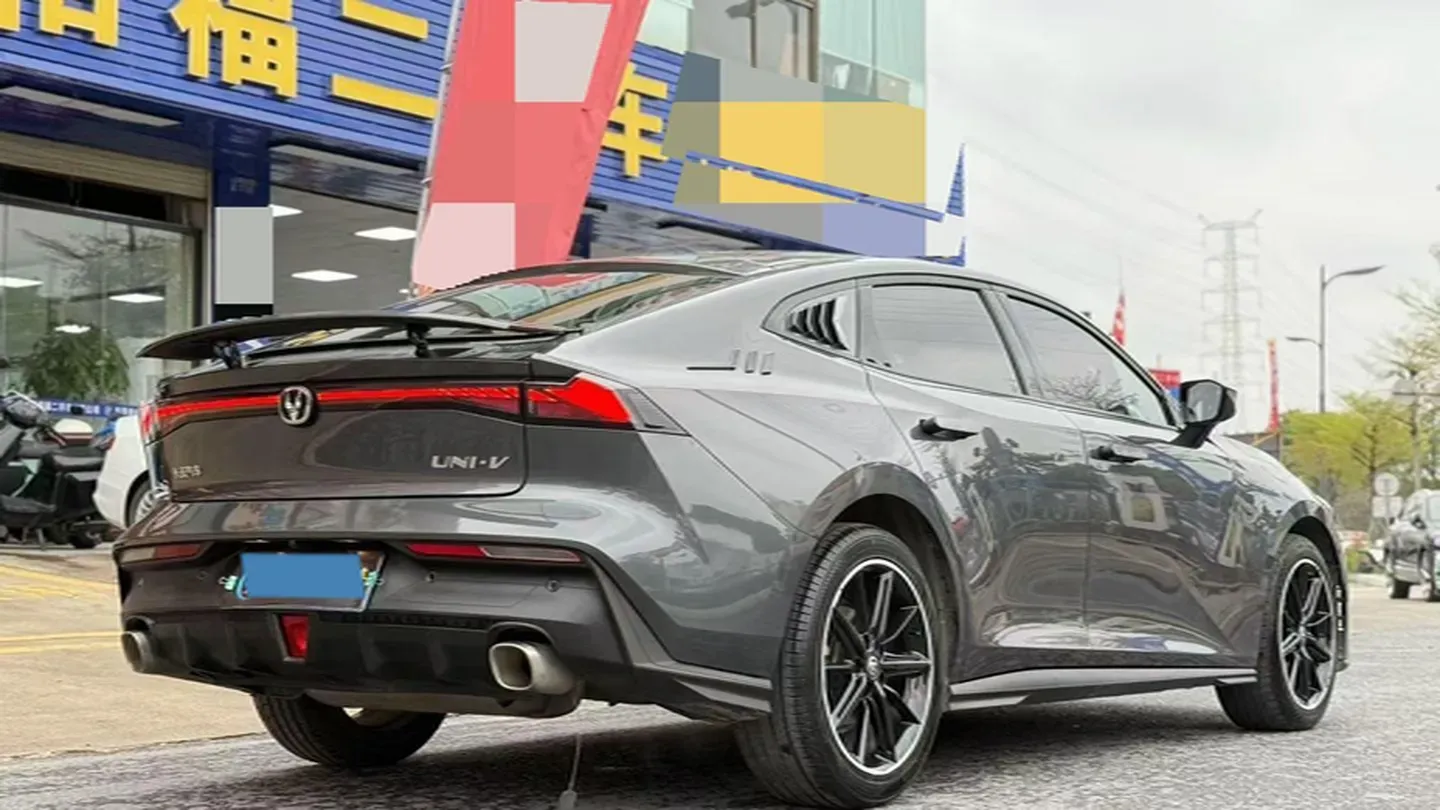 2024 ChangAn UNI-V 1.5T 188HP L4 7DCT,autocango,china used car exporter,china ev exporter,chinese used car exporter,chinese used ev exporter