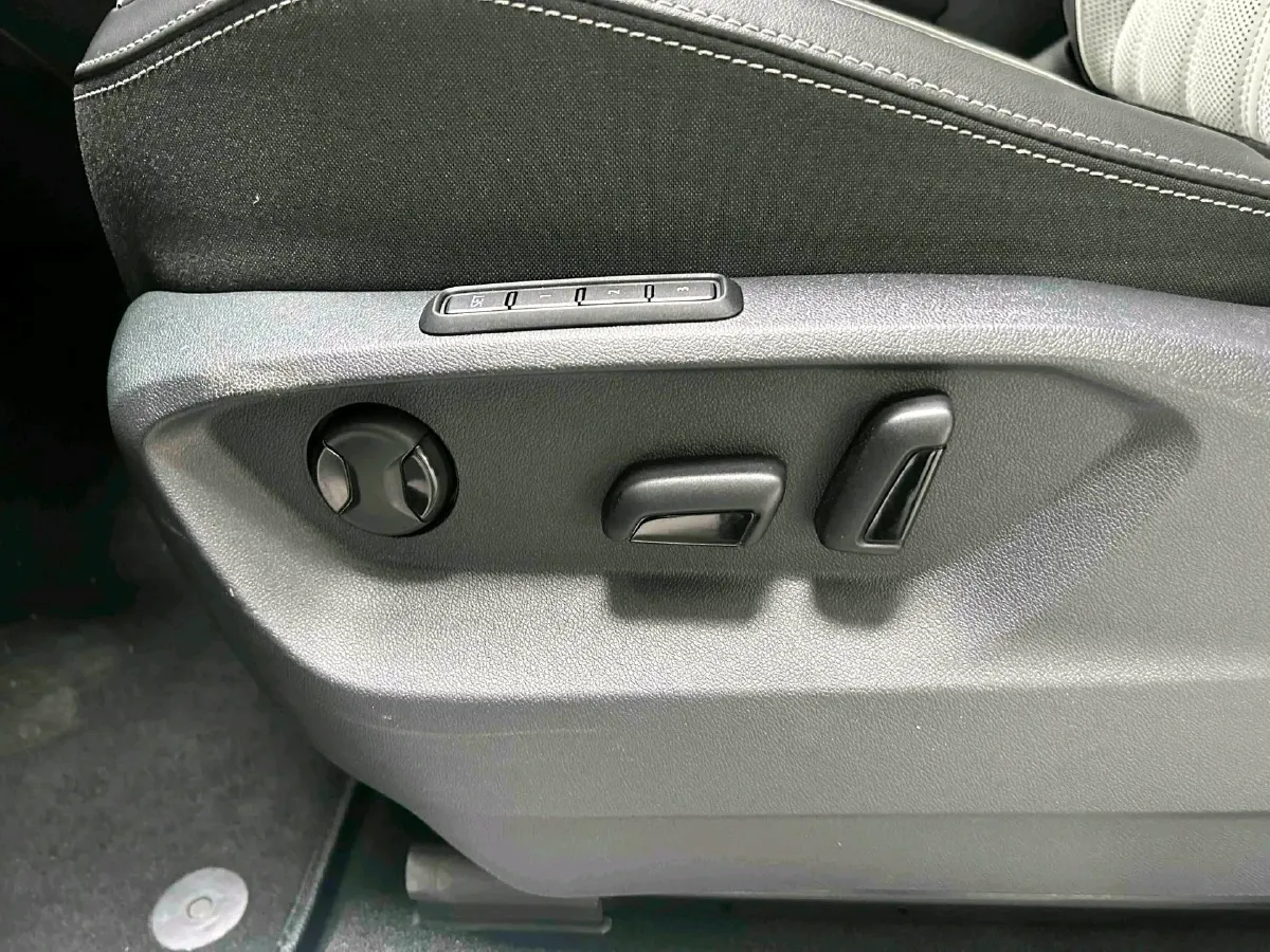 2023 Volkswagen Tayron 2.0T 220HP L4 7DCT,autocango,china used car exporter,china ev exporter,chinese used car exporter,chinese used ev exporter