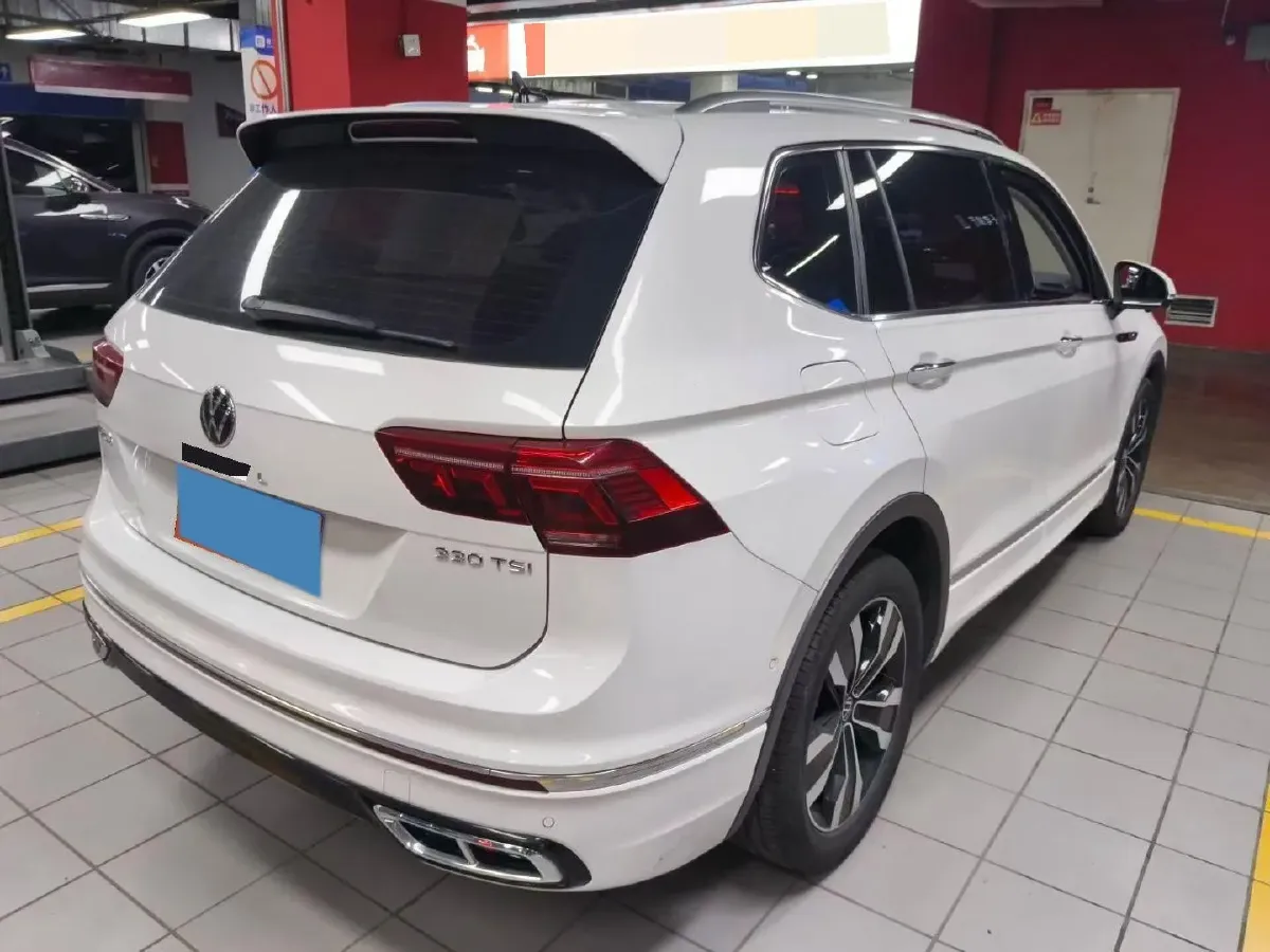 2023 Volkswagen Tiguan L 2.0T 186HP L4 7DCT,autocango,china used car exporter,china ev exporter,chinese used car exporter,chinese used ev exporter