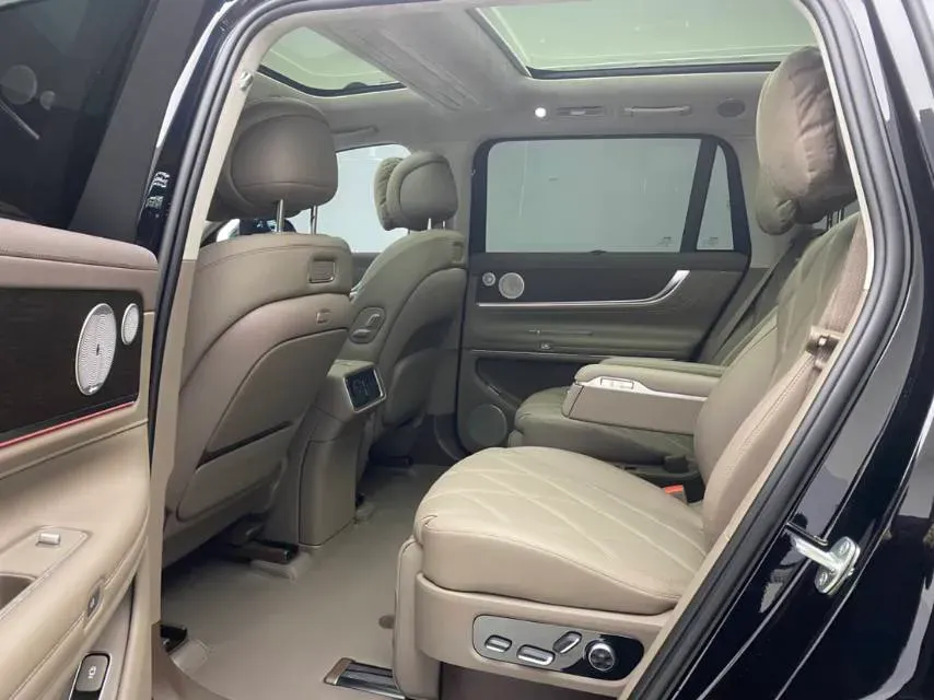 2025 AITO AITO M9 REEV 160HP REEV 52KWH,autocango,china used car exporter,china ev exporter,chinese used car exporter,chinese used ev exporter