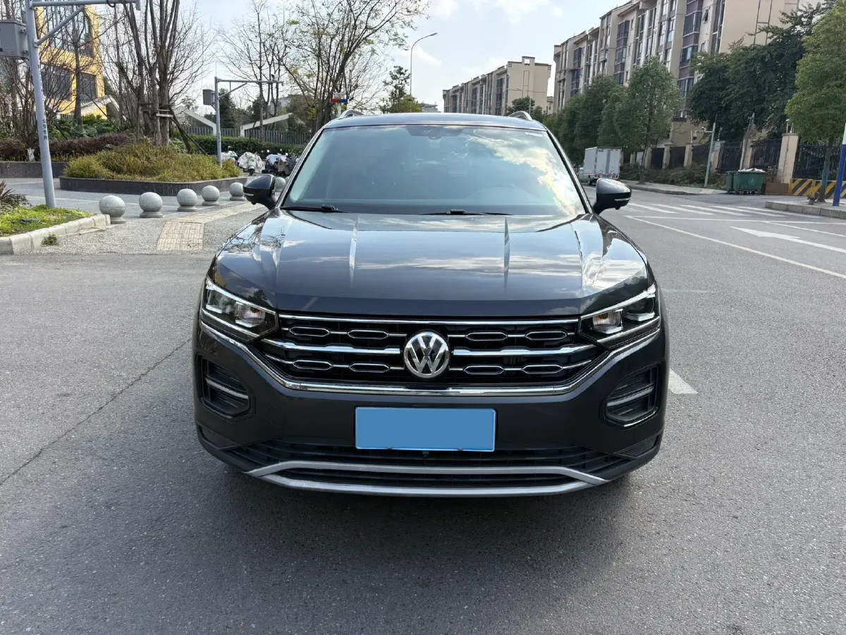 2019 Jeep Cherokee 2.0T 234HP L4 9AT,autocango,china used car exporter,china ev exporter,chinese used car exporter,chinese used ev exporter
