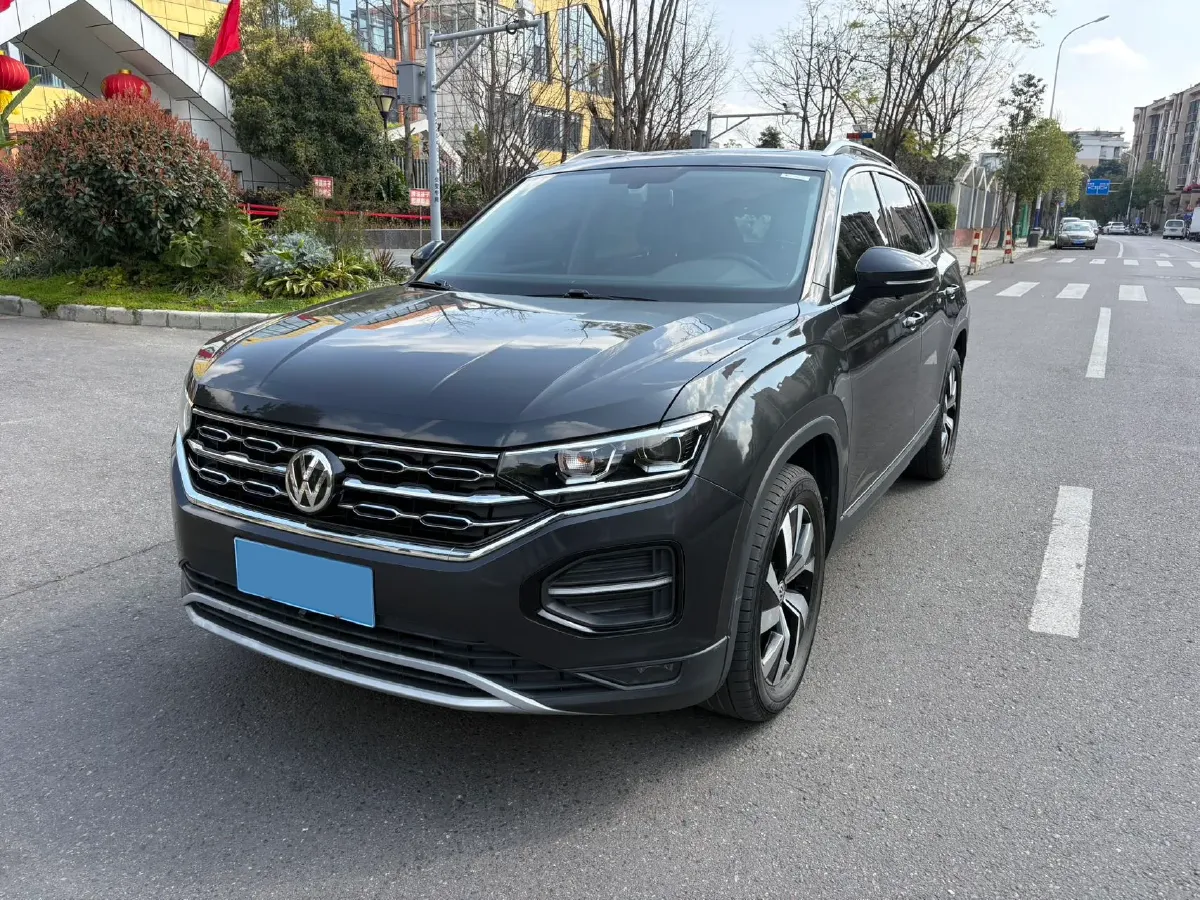 2019 Jeep Cherokee 2.0T 234HP L4 9AT,autocango,china used car exporter,china ev exporter,chinese used car exporter,chinese used ev exporter