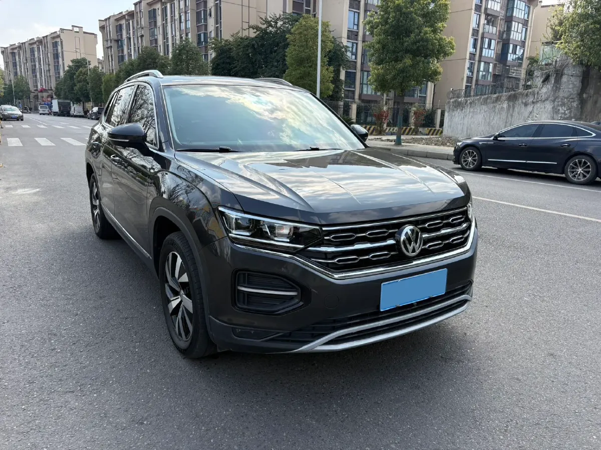 2019 Jeep Cherokee 2.0T 234HP L4 9AT,autocango,china used car exporter,china ev exporter,chinese used car exporter,chinese used ev exporter