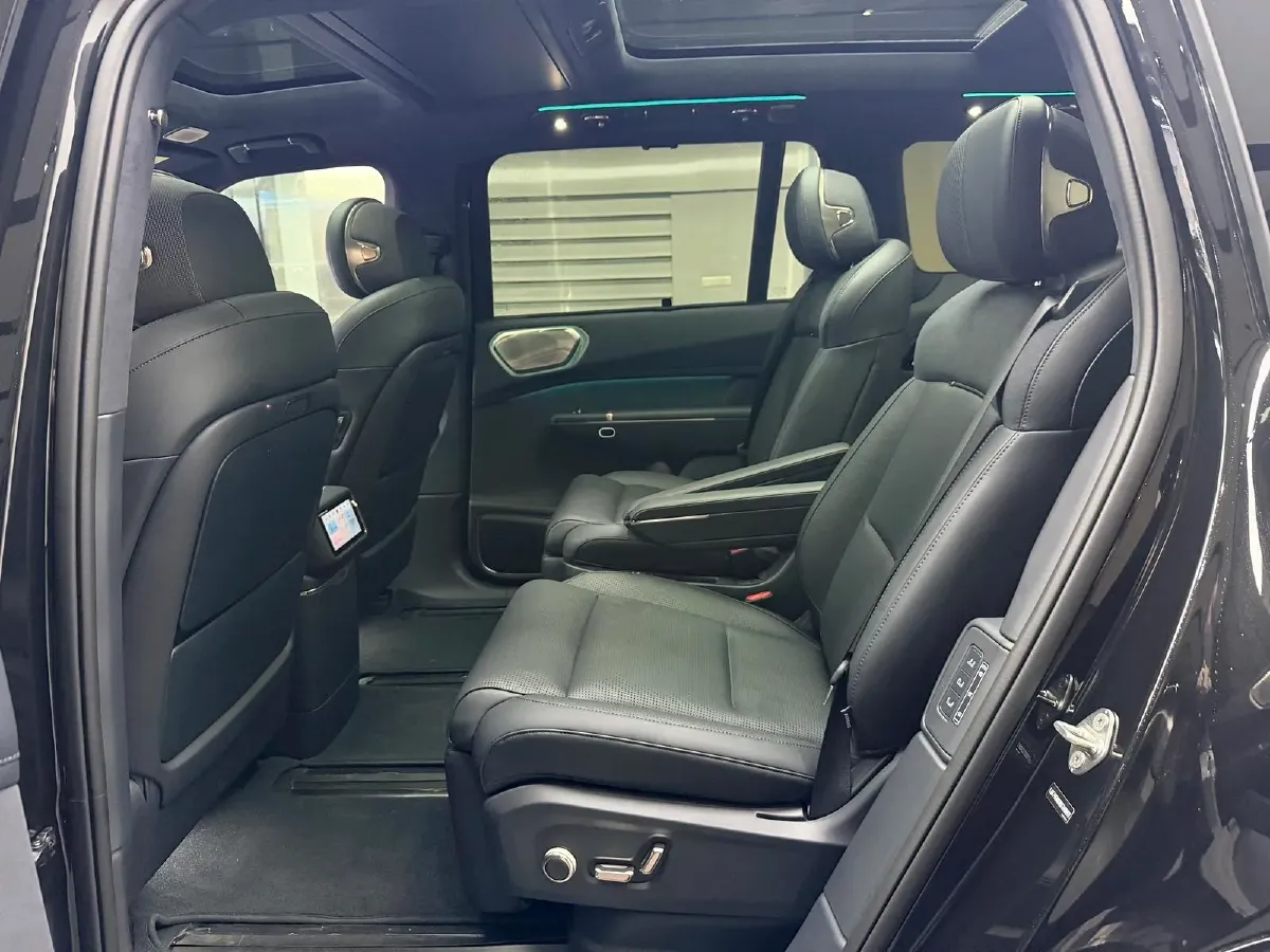 2025 LYNK&CO 900 2.0T 254HP L4 3DHT PHEV,autocango,china used car exporter,china ev exporter,chinese used car exporter,chinese used ev exporter