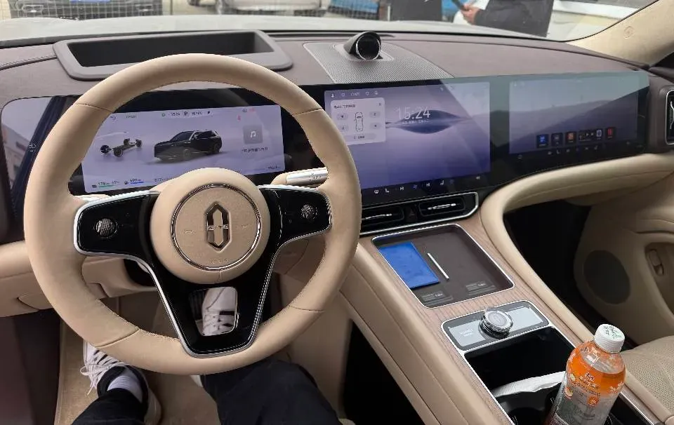 2025 AITO AITO M9 REEV 160HP REEV 52KWH,autocango,china used car exporter,china ev exporter,chinese used car exporter,chinese used ev exporter