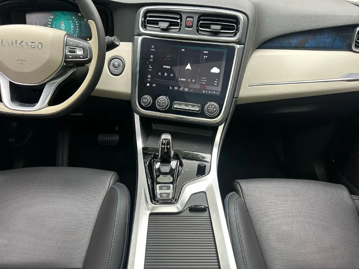 2019 LYNK&CO 01 2.0T 190HP L4 6AT,autocango,china used car exporter,china ev exporter,chinese used car exporter,chinese used ev exporter